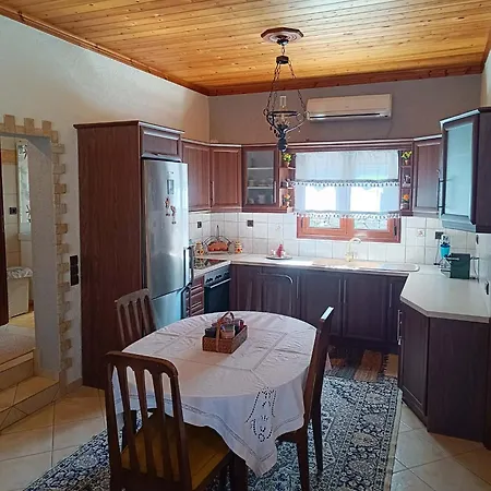 Maria House * 卡拉维塔